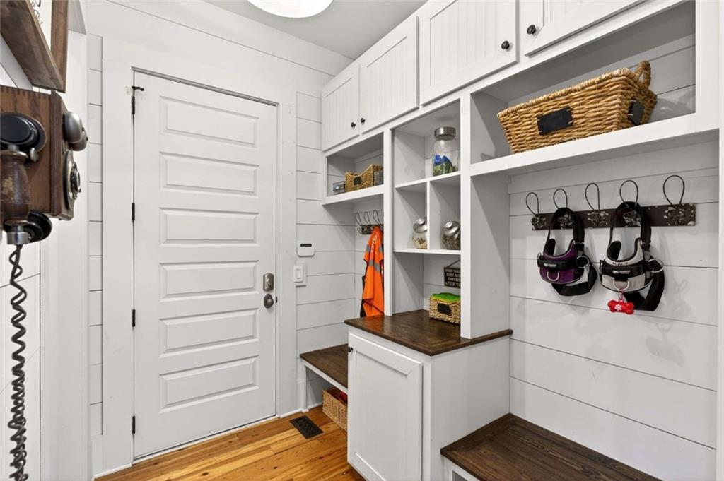 52 Woodstock Road Roswell, GA 30075 - Photo 33 of 76