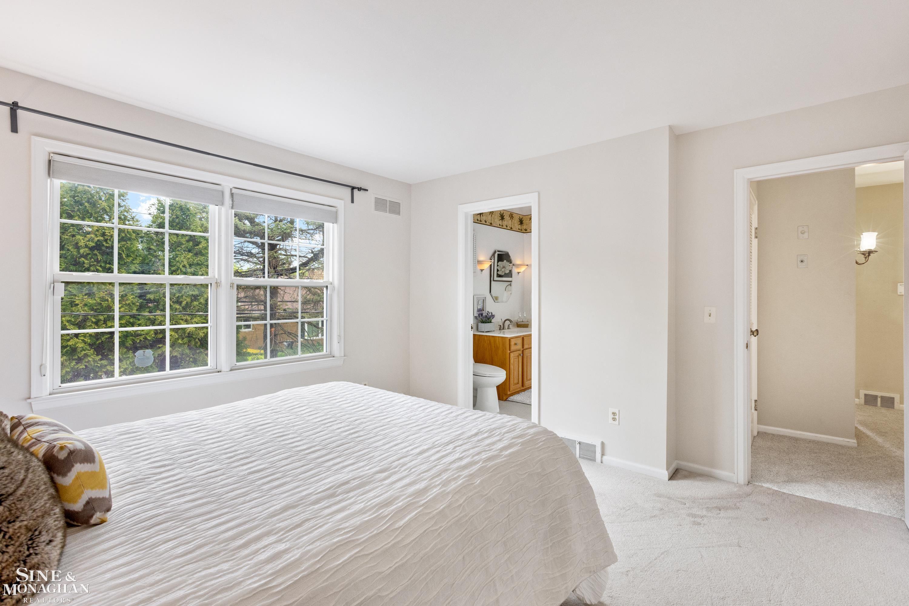 40 North Duval Road Grosse Pointe, MI 48236 - Photo 27 of 33 50109733-26.JPG