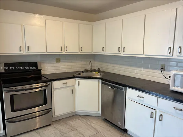 $1,950 | 2750 Northeast 183rd Street, Unit 1912, Aventura, FL 33160