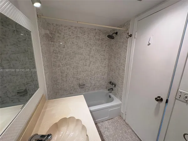 $1,950 | 2750 Northeast 183rd Street, Unit 1912, Aventura, FL 33160