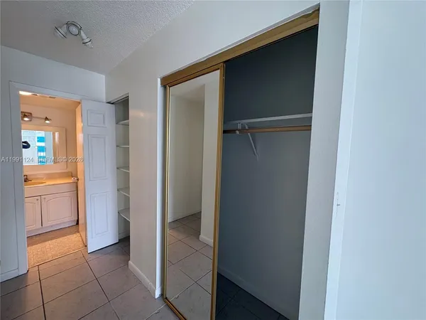 $1,950 | 2750 Northeast 183rd Street, Unit 1912, Aventura, FL 33160