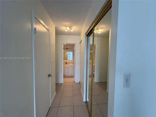 $1,950 | 2750 Northeast 183rd Street, Unit 1912, Aventura, FL 33160