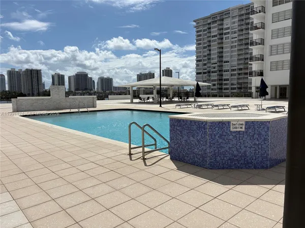 $1,950 | 2750 Northeast 183rd Street, Unit 1912, Aventura, FL 33160