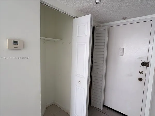 $1,950 | 2750 Northeast 183rd Street, Unit 1912, Aventura, FL 33160