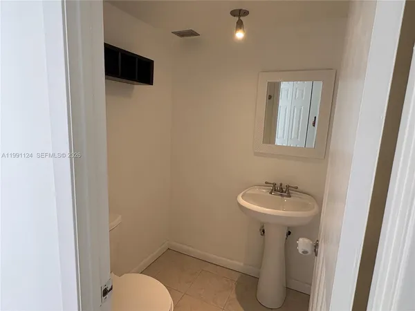 $1,950 | 2750 Northeast 183rd Street, Unit 1912, Aventura, FL 33160