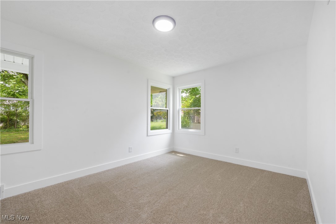 1077 Brandon Road Cleveland, OH 44112 - Photo 22 of 31