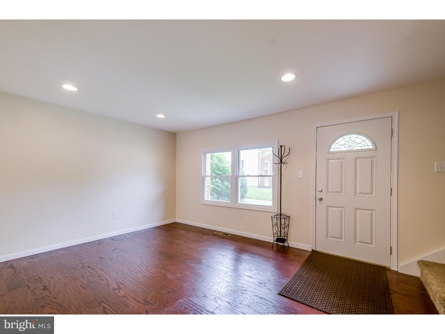 16 Rittenhouse Court Willingboro, NJ 08046 - Photo 6 of 21 Living Room