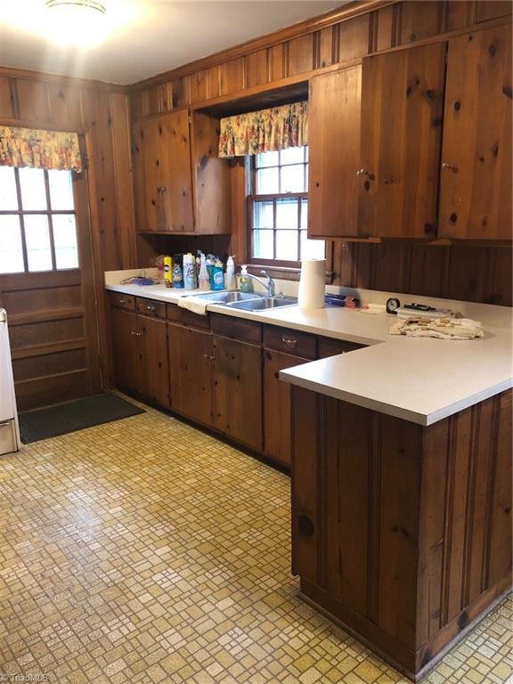 1103 Rustic Road Greensboro, NC 27410 - Photo 4 of 18 Kitchen