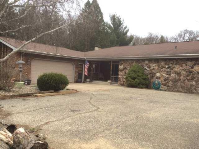 1679 Anderson Road Cassopolis, MI 49031 - Photo 3 of 36 Close view of front