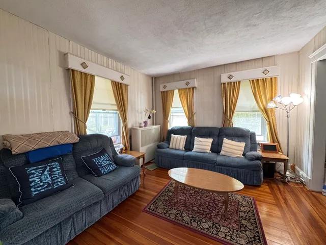 $720,000 | 14 Park Avenue Extension, Arlington, MA 02474