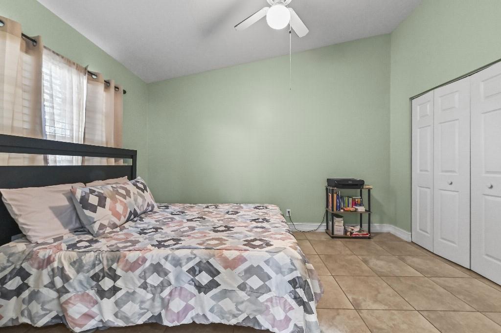 5160 Sabal Gardens Lane, Unit 1 Boca Raton, FL 33487 - Photo 3 of 15