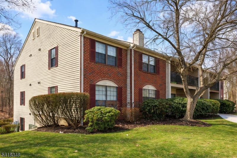 347 Penns Way Bernards, NJ 07920 - Photo 2 of 30