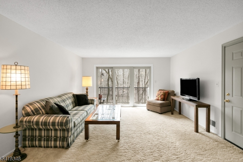 347 Penns Way Bernards, NJ 07920 - Photo 4 of 30