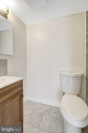 $2,000 | 2904 Kings Chapel Road, Unit 5/16, Falls Church, VA 22042