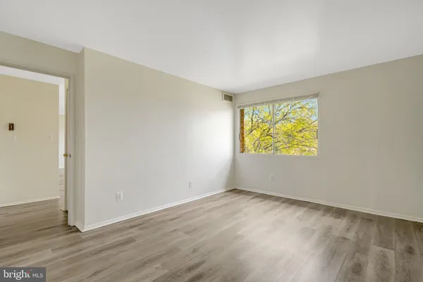 $2,000 | 2904 Kings Chapel Road, Unit 5/16, Falls Church, VA 22042