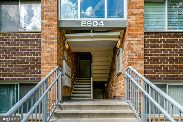 $2,000 | 2904 Kings Chapel Road, Unit 5/16, Falls Church, VA 22042