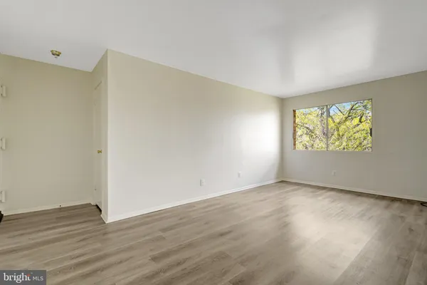 $2,000 | 2904 Kings Chapel Road, Unit 5/16, Falls Church, VA 22042