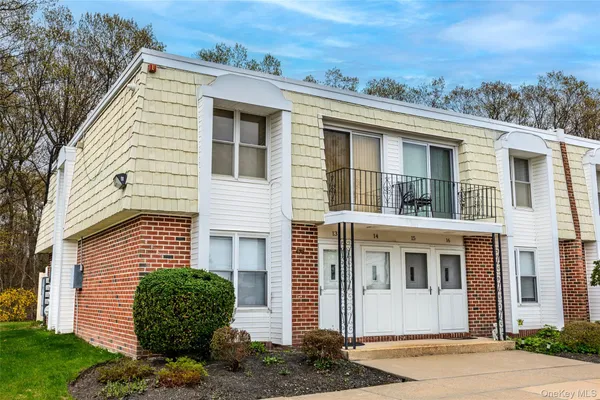 $169,000 | 53 Rocky Point Yaphank Road, Unit 13, Rocky Point, NY 11778