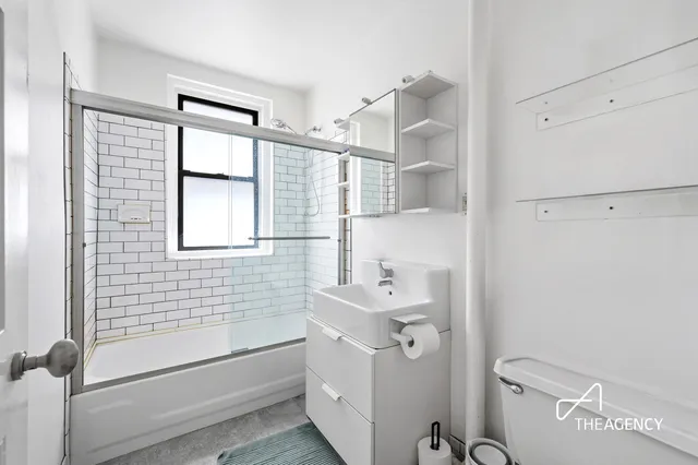 $950,000 | 146 East 49th Street, Unit 6CD | Midtown East