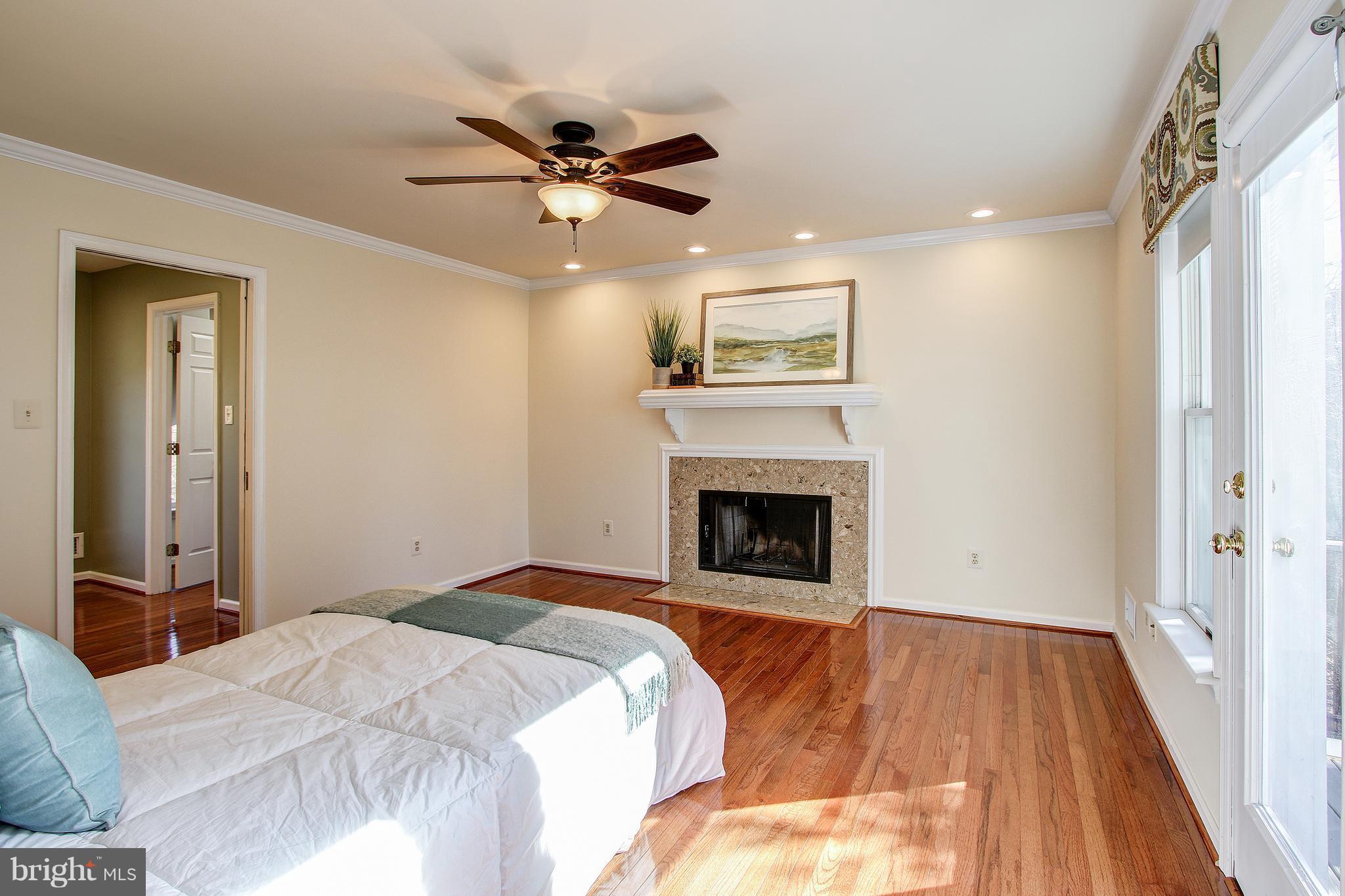 39189 Aldie Road Aldie, VA 20105 - Photo 13 of 30 Master Suite with TREX Balcony, New Hardwood