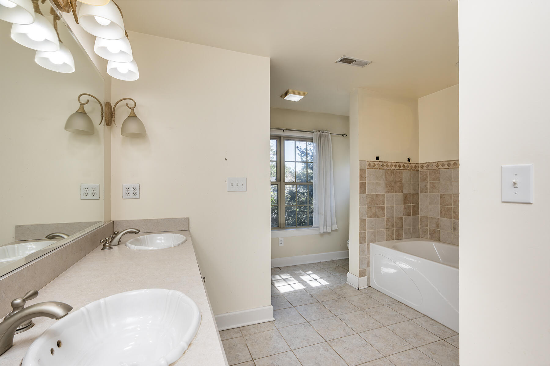 406 Chinoe Road Lexington, KY 40502 - Photo 24 of 36 406chinoe28