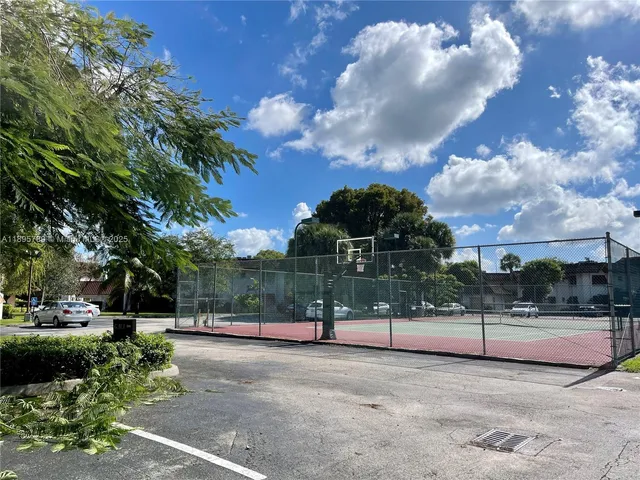 $2,450 | 9456 Southwest 77th Avenue, Unit T4, Miami, FL 33156