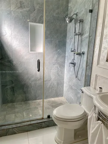 $2,450 | 9456 Southwest 77th Avenue, Unit T4, Miami, FL 33156