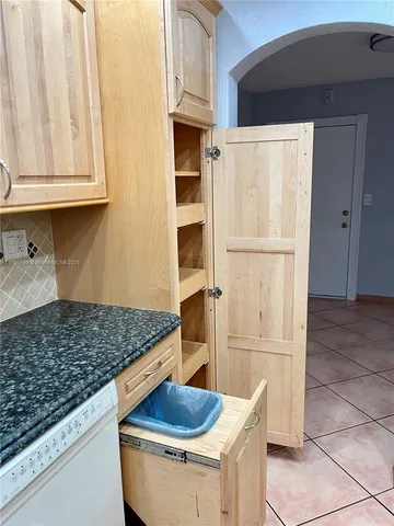 $2,450 | 9456 Southwest 77th Avenue, Unit T4, Miami, FL 33156