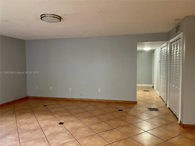$2,450 | 9456 Southwest 77th Avenue, Unit T4, Miami, FL 33156