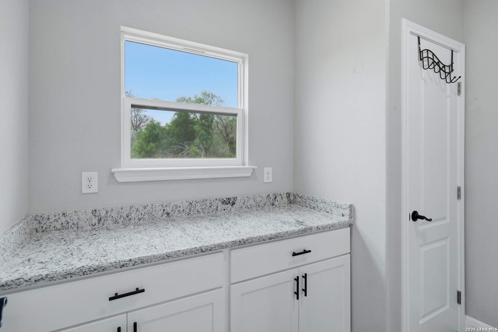 20922 Kinney Road Somerset, TX 78069 - Photo 22 of 33