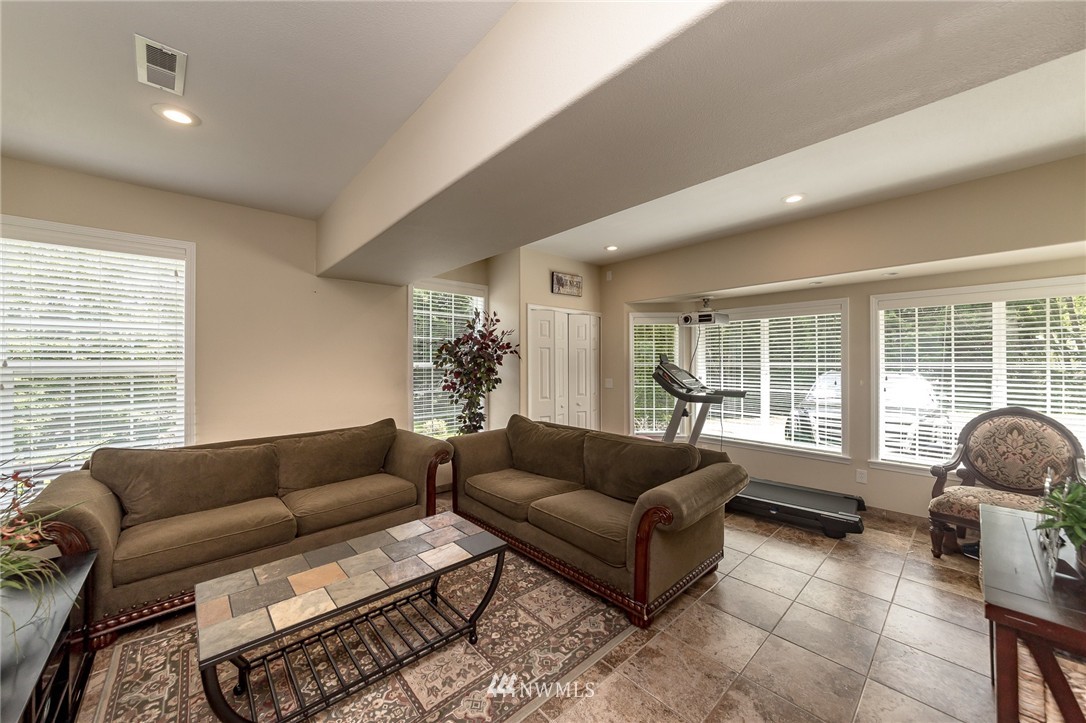 8438 Phillips Road Southeast Port Orchard, WA 98367 - Photo 12 of 23 Gallery Image 12