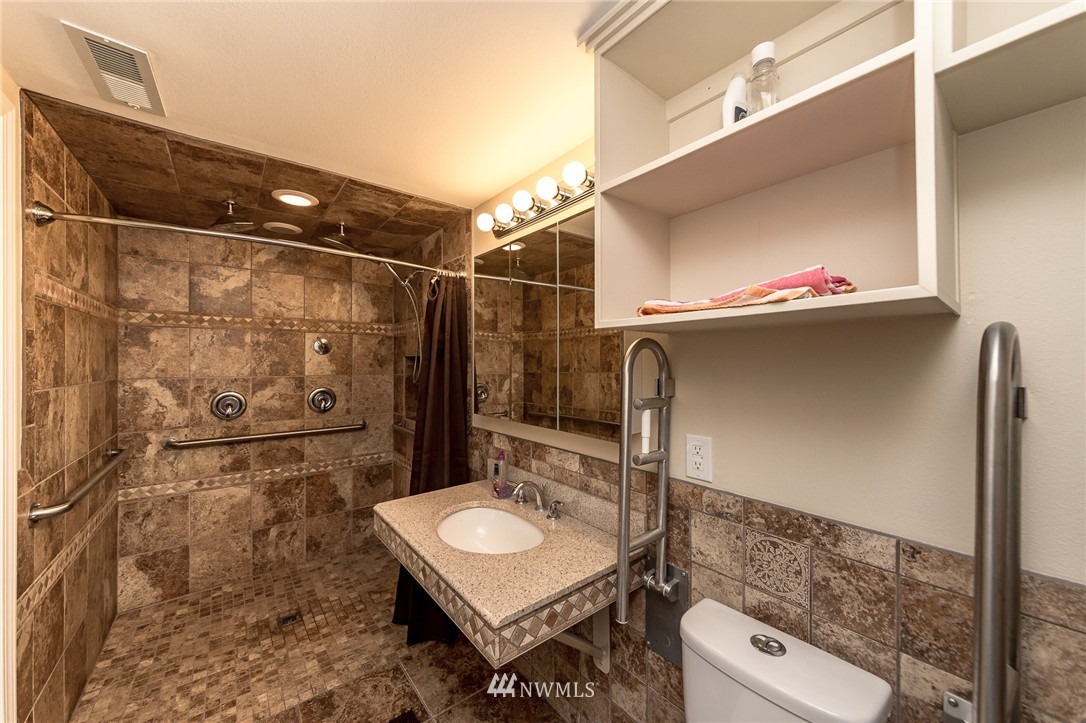 8438 Phillips Road Southeast Port Orchard, WA 98367 - Photo 13 of 23 Gallery Image 13
