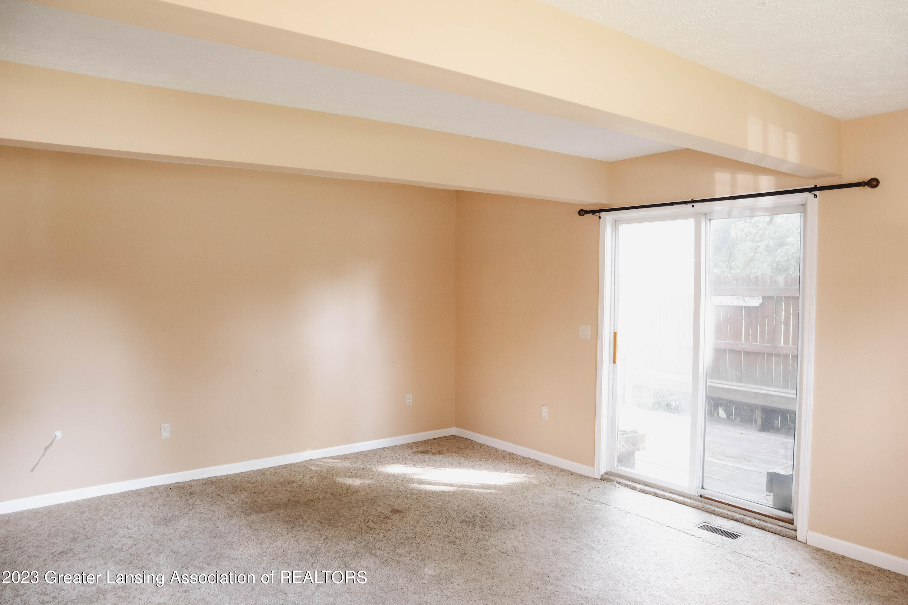 4923 Ballard Road Lansing, MI 48911 - Photo 14 of 28 IMG_2576