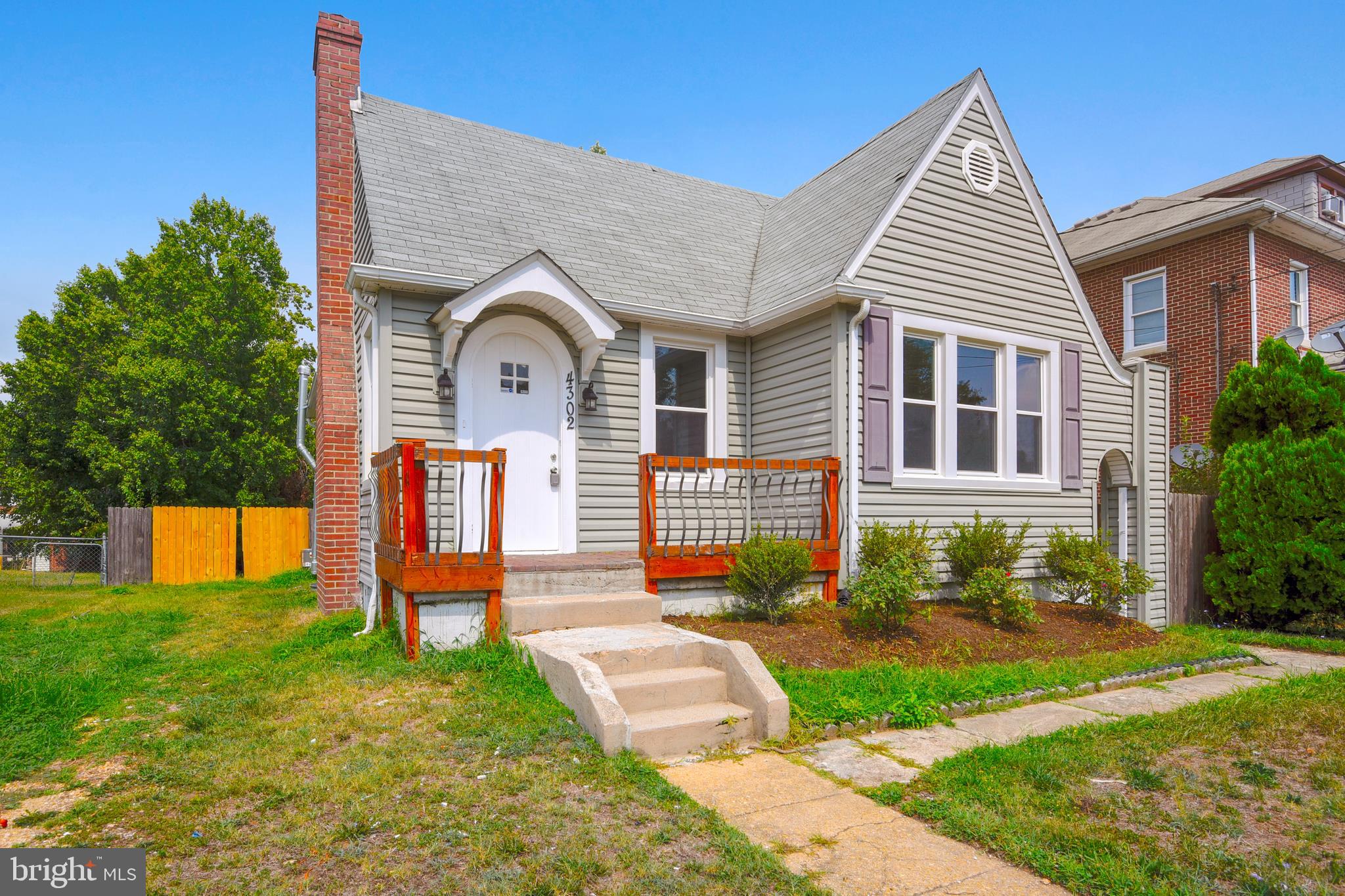 4302 Belle Grove Road Baltimore, MD 21225 - Photo 3 of 20 front picture
