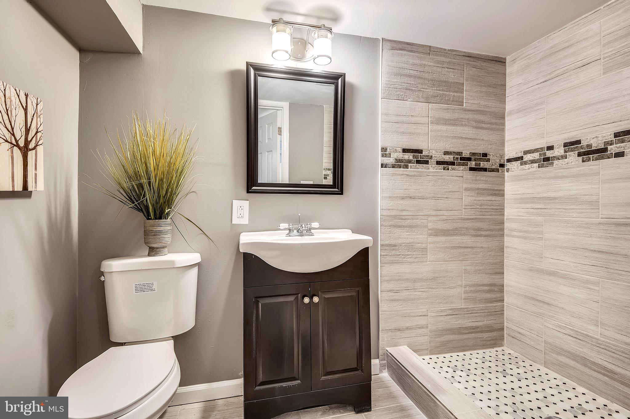 4302 Belle Grove Road Baltimore, MD 21225 - Photo 8 of 20