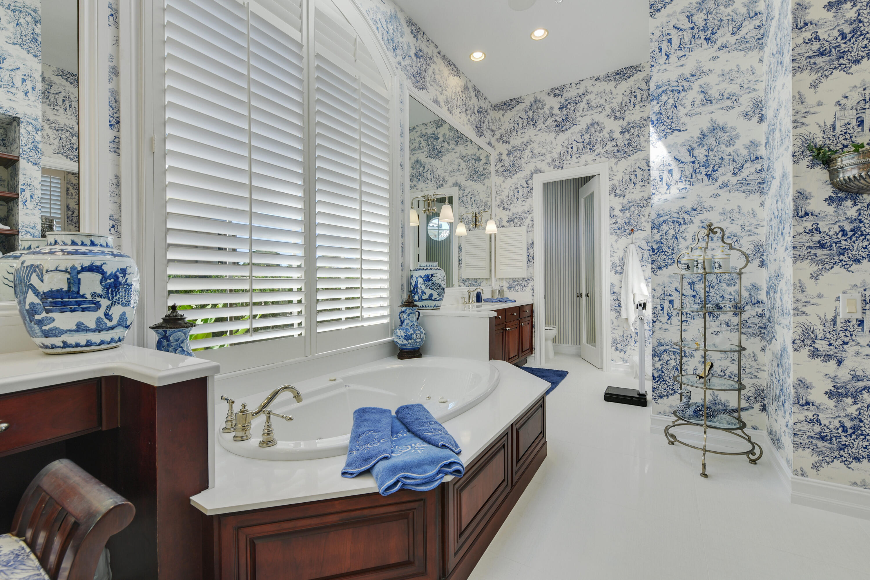 7589 Fenwick Place Boca Raton, FL 33496 - Photo 48 of 100 primary bathroom