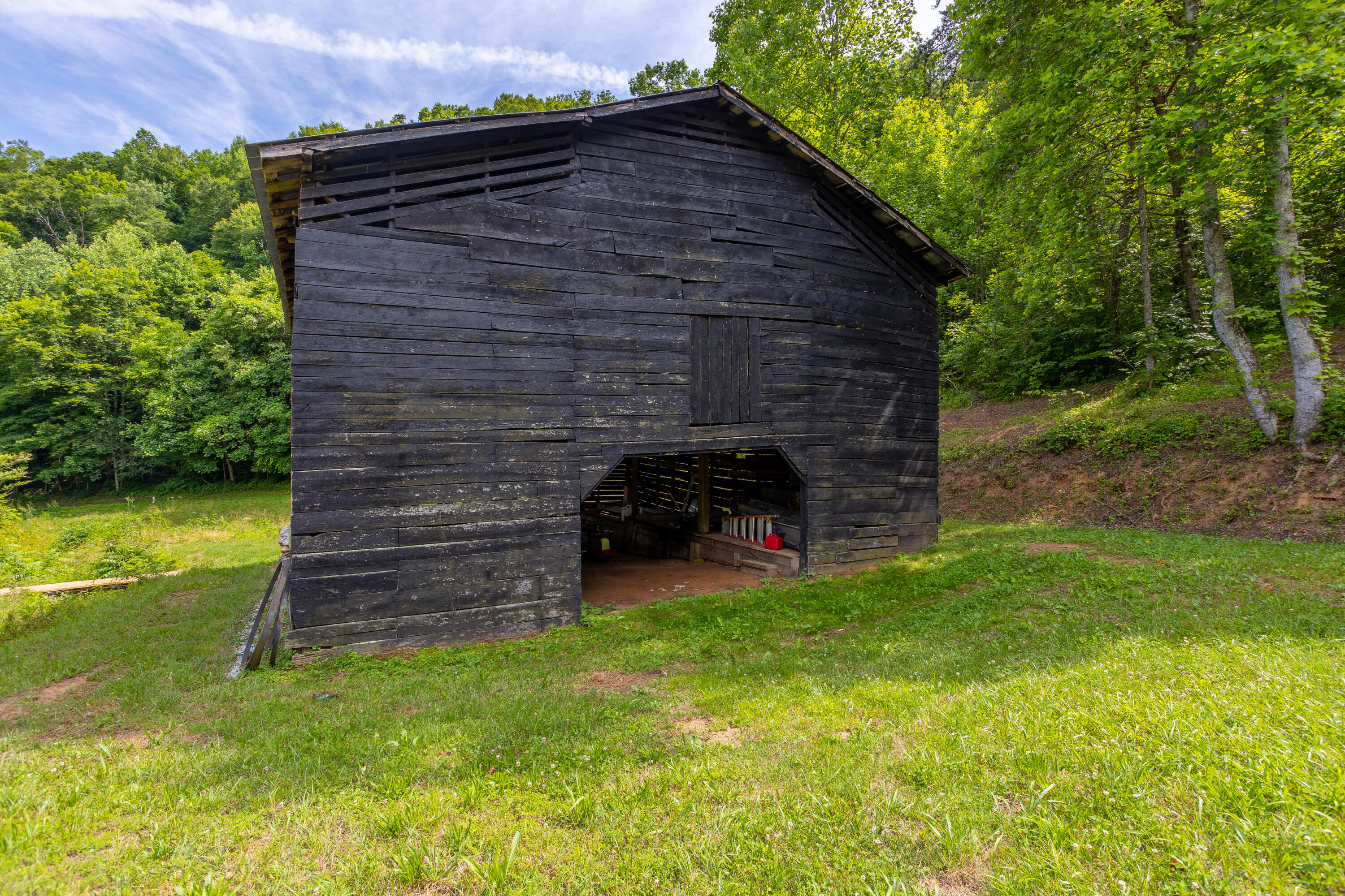 231 Marshall Road Kyles Ford, TN 37765 - Photo 47 of 73 Barn
