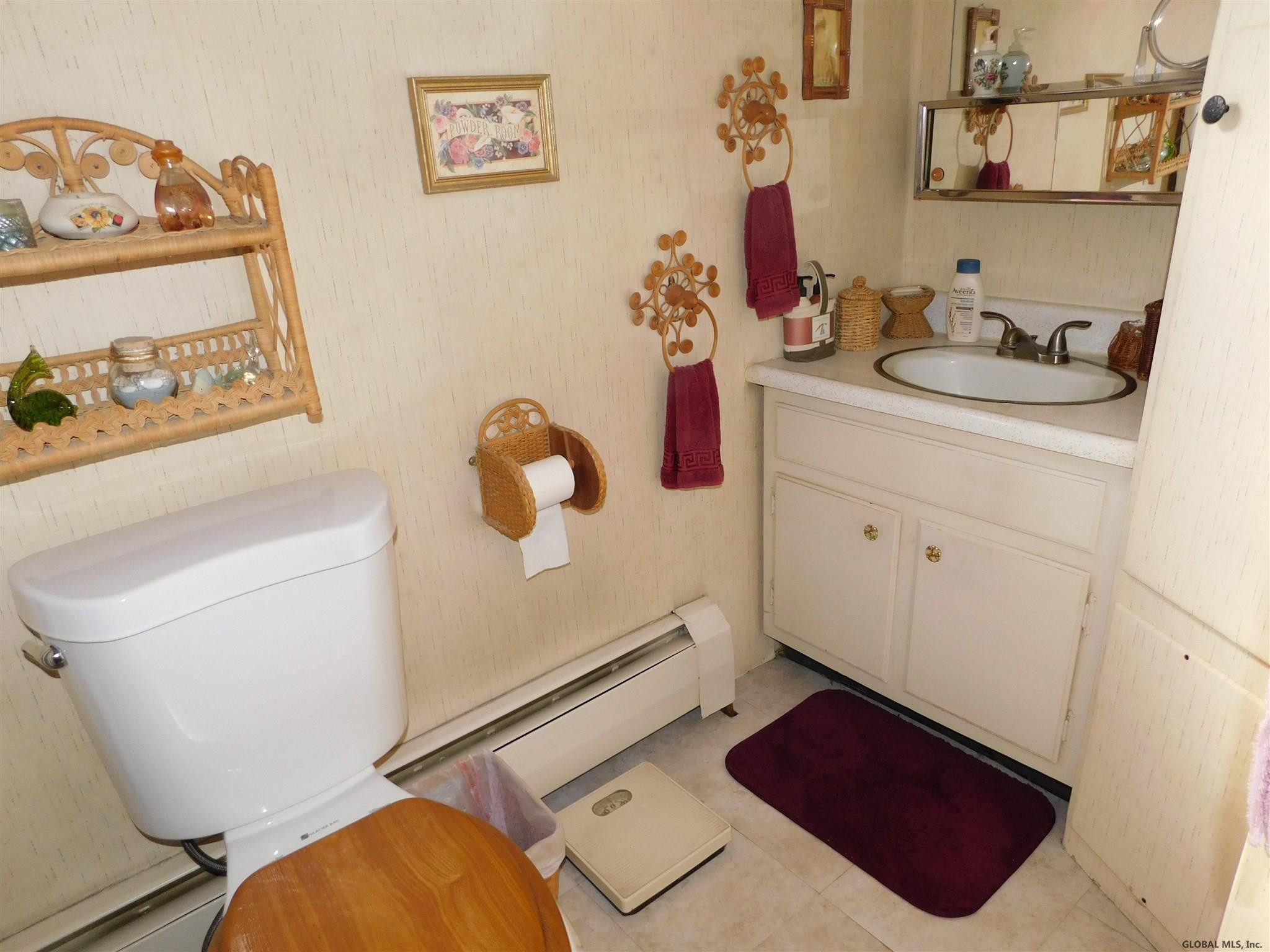1004 Curry Road Rotterdam, NY 12306 - Photo 11 of 28 Photo 12