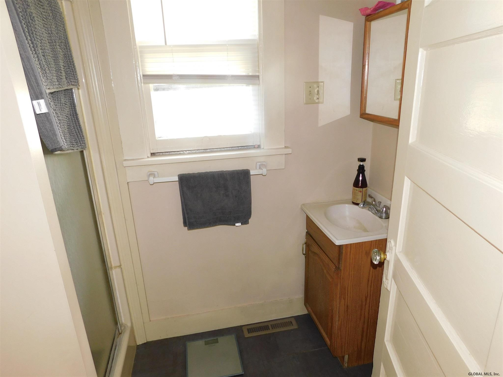 1004 Curry Road Rotterdam, NY 12306 - Photo 19 of 28 Photo 20