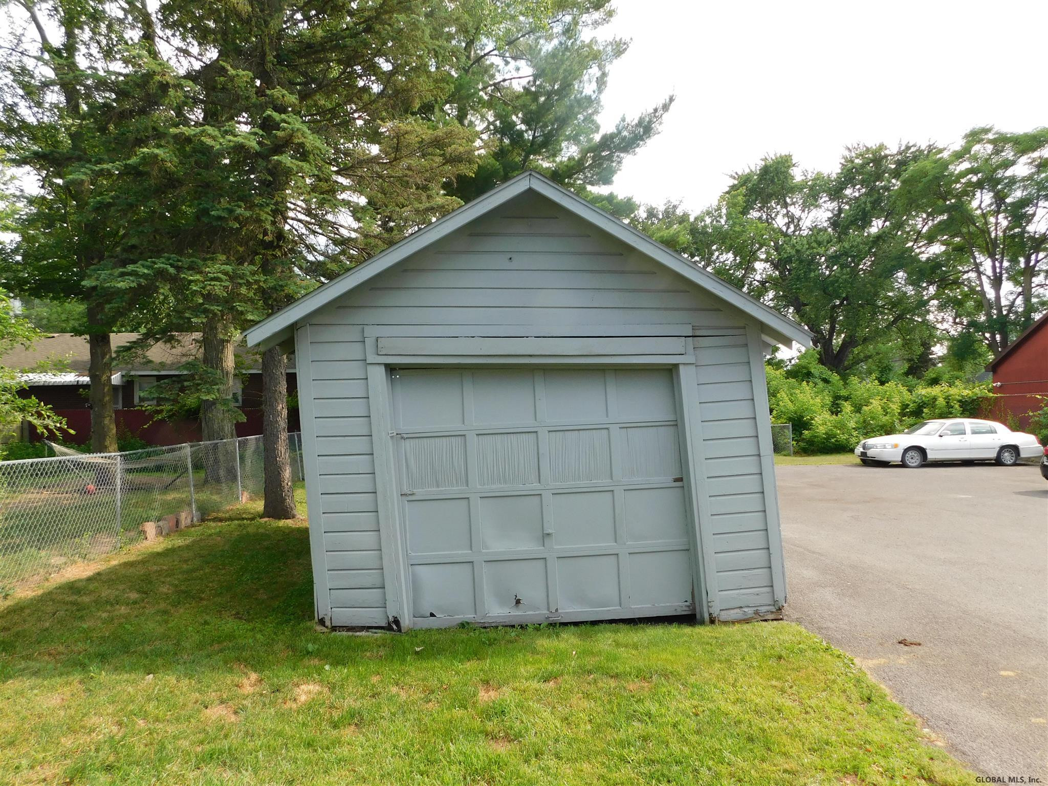 1004 Curry Road Rotterdam, NY 12306 - Photo 25 of 28 Photo 26