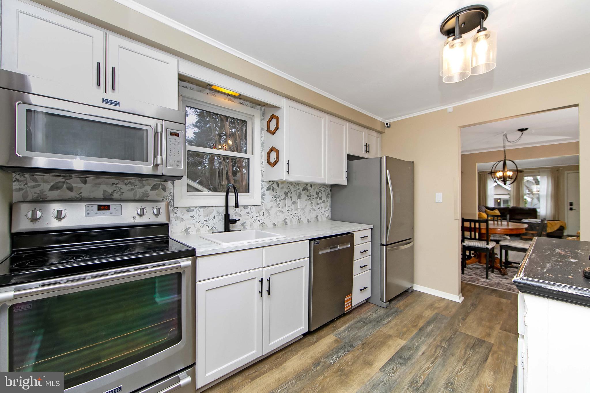 328 Legion Court Pitman, NJ 08071 - Photo 10 of 35