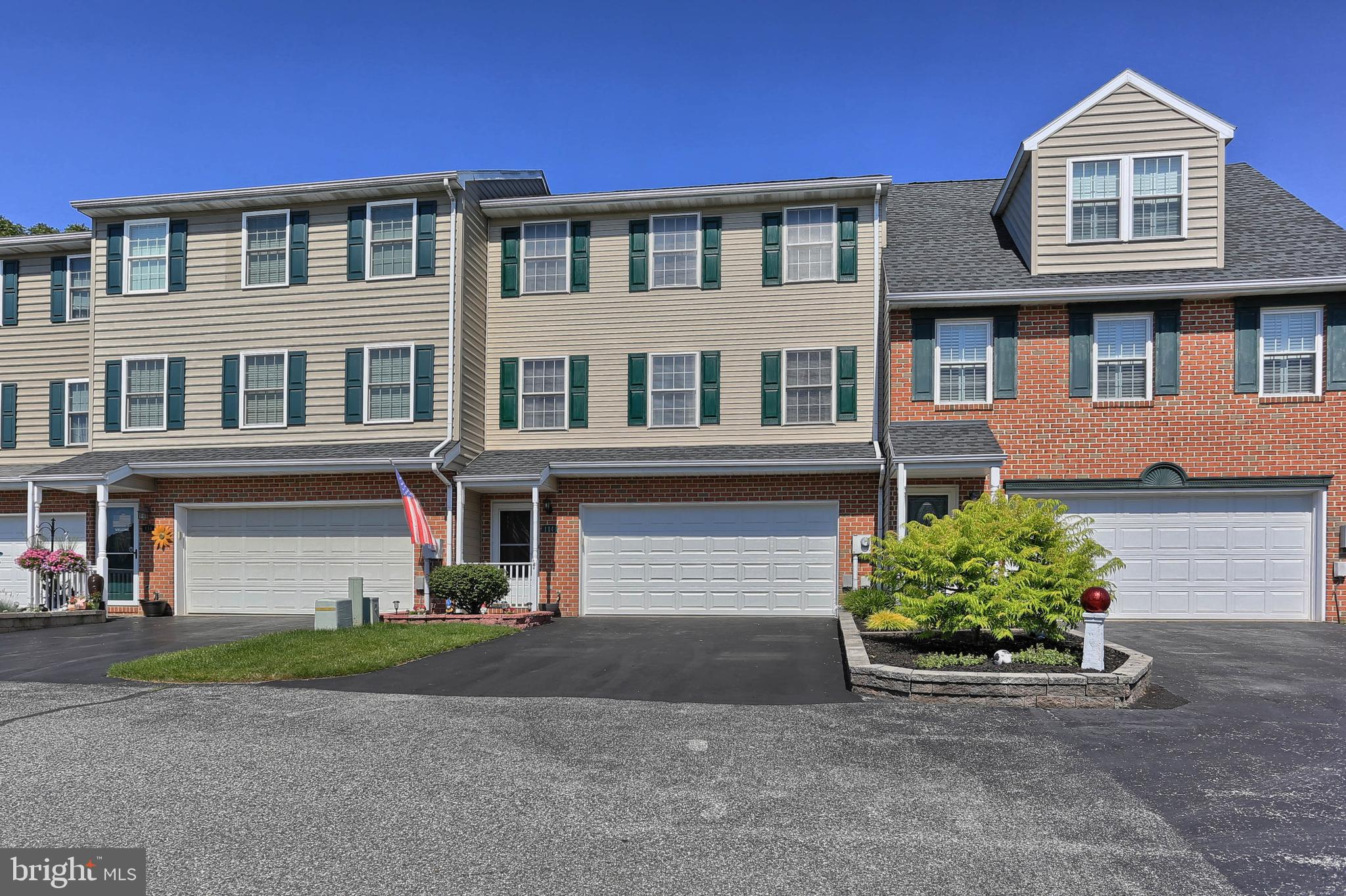 114 Country Ridge Drive Red Lion, PA 17356 - Photo 2 of 33 Gallery Image 2