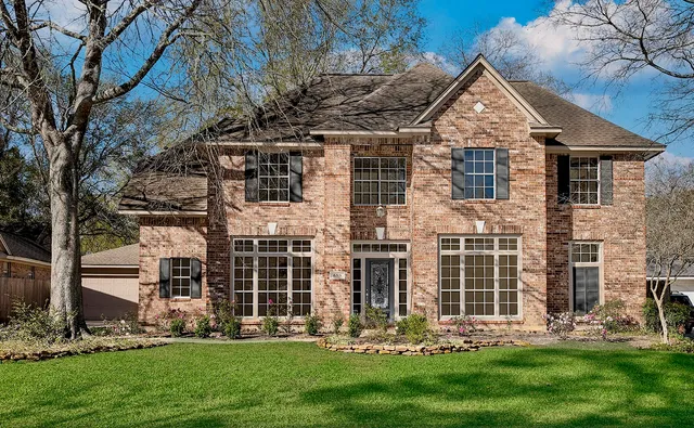 front view of house with a yard