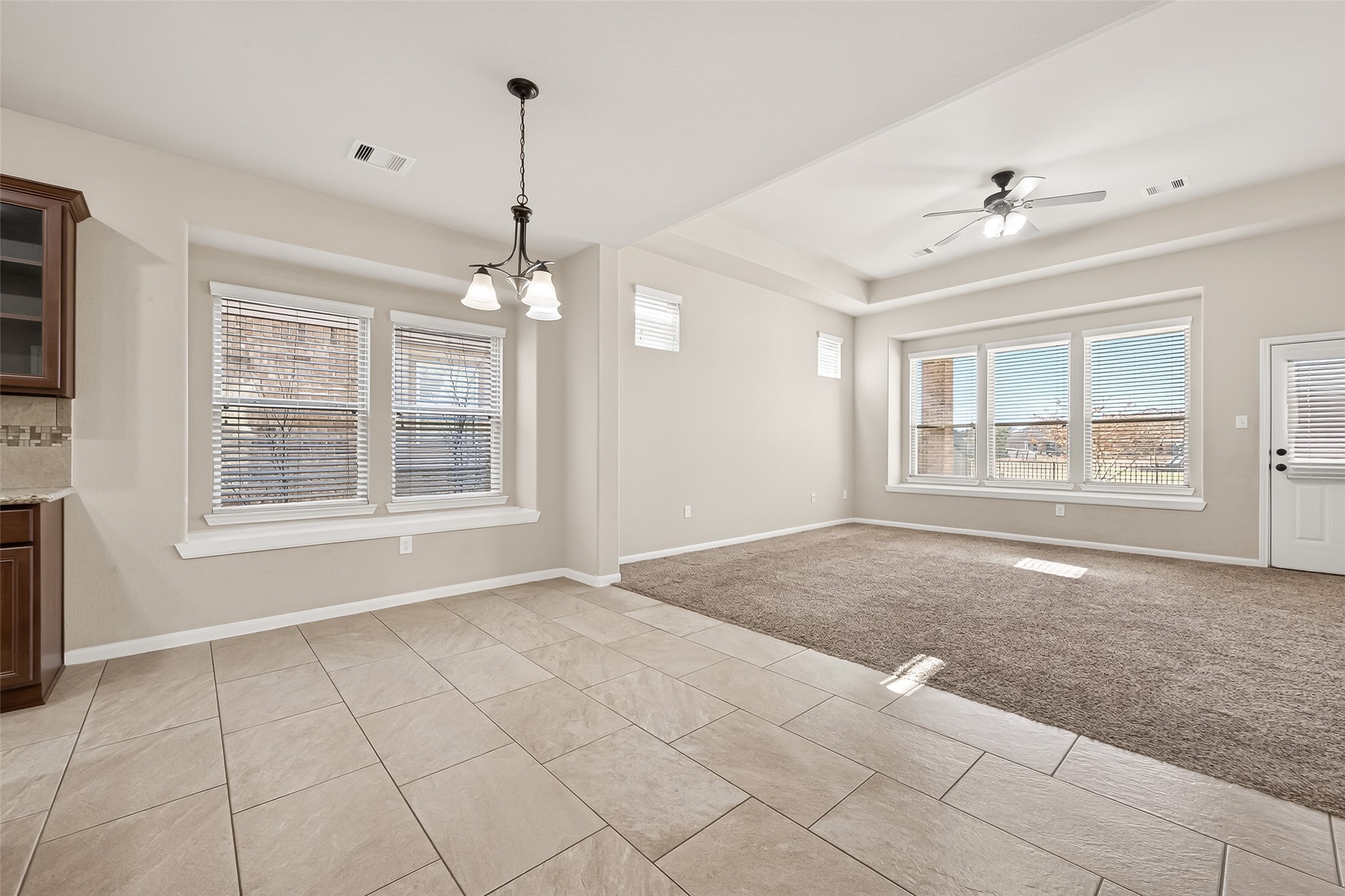 5819 Watford Bend Rosenberg, TX 77471 - Photo 16 of 47 kitchen/living combo
