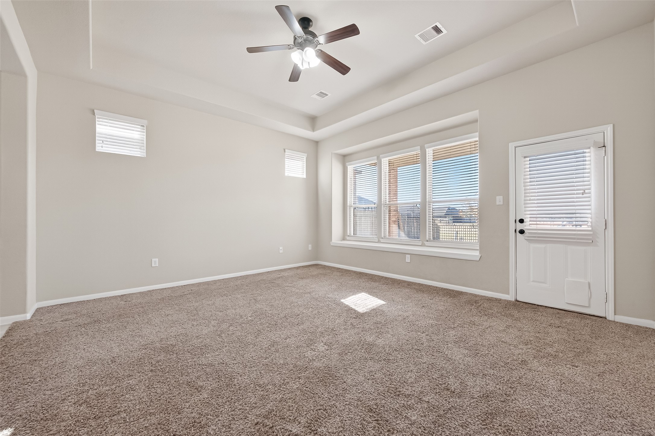 5819 Watford Bend Rosenberg, TX 77471 - Photo 19 of 47 living room