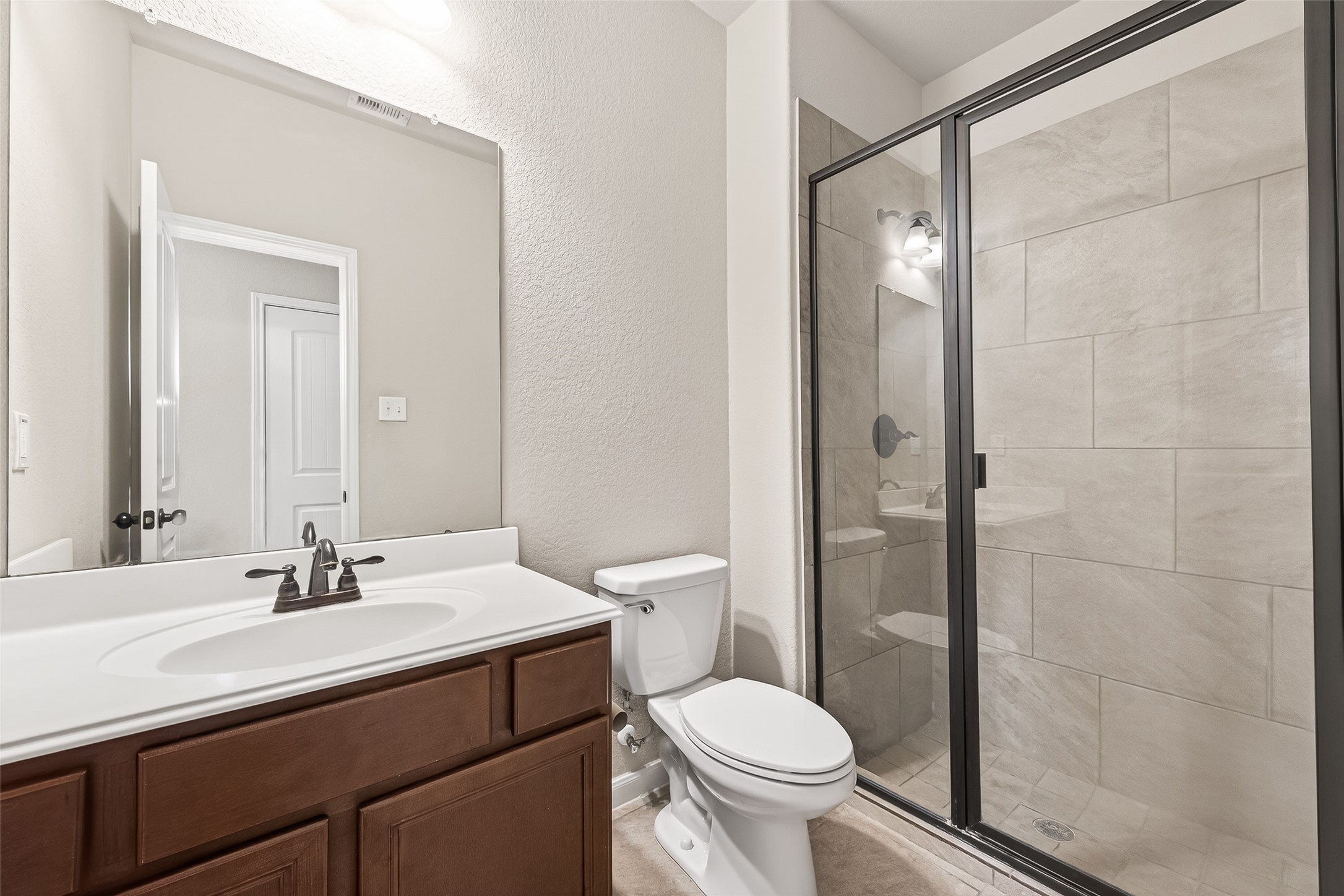 5819 Watford Bend Rosenberg, TX 77471 - Photo 25 of 47 downstairs secondary bathroom