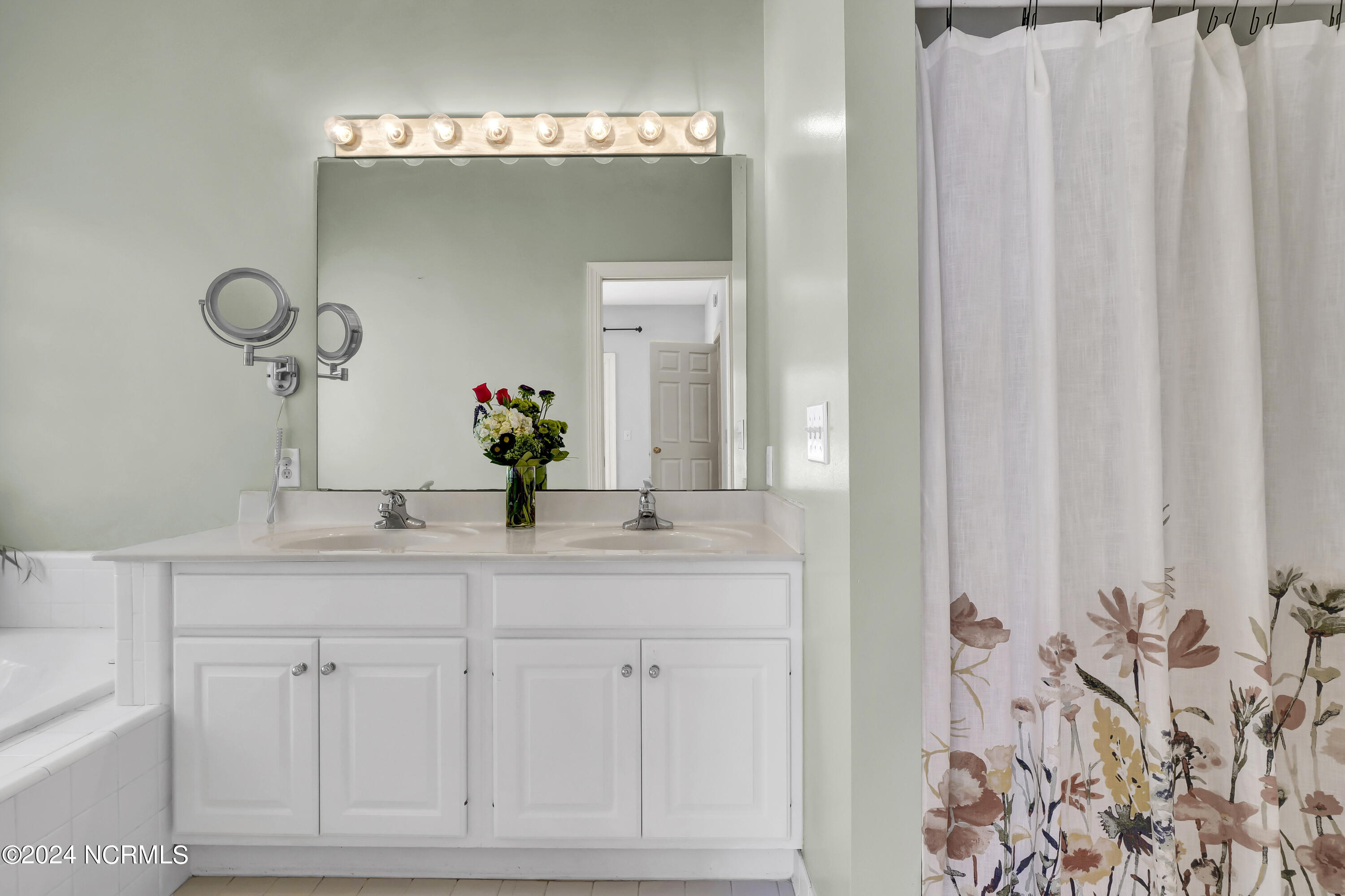 5612 Shell Rd Village Drive Wilmington, NC 28403 - Photo 19 of 32 P1466622