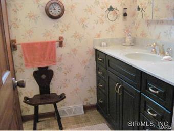 4425 Thatcher Road Alton, IL 62002 - Photo 15 of 23