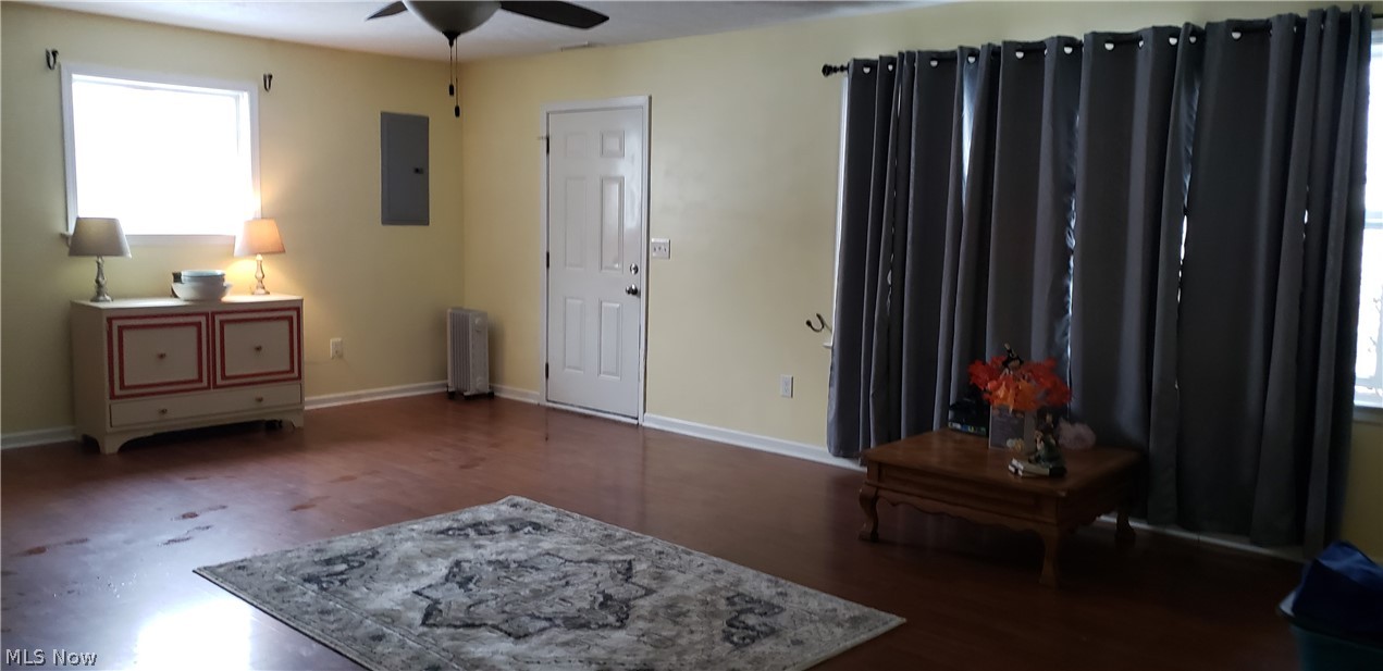 73 Fairgrounds Road Painesville, OH 44077 - Photo 6 of 33 Living Room