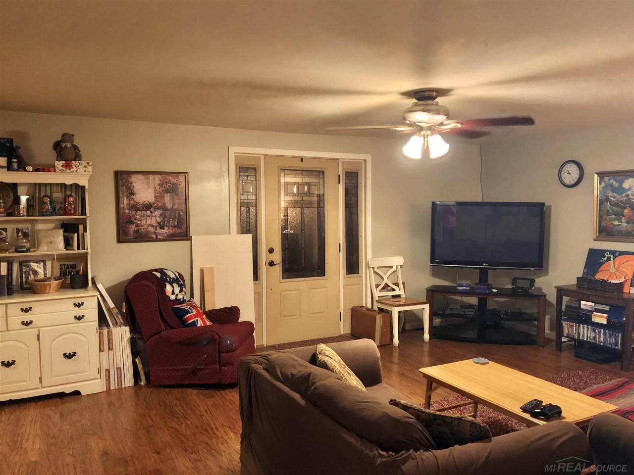 7373 Lakeshore Road Lexington, MI 48450 - Photo 13 of 20 50051274-12.JPG